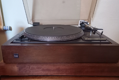Vintage Dual hifi turntable, restored and rebuilt with a solid wood plinth. A great turntable when new, looks and sounds even better now.