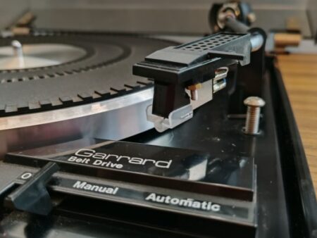 Original Garrard SP25 Turntable, from the 1980’s, fully reconditioned with phono preamp and Bluetooth transmitter.